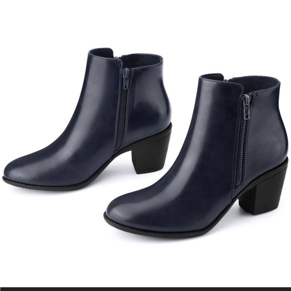 New In Box - Navy BLISSFUL STEP Women's Mid-height Heel Chelsea Bootie